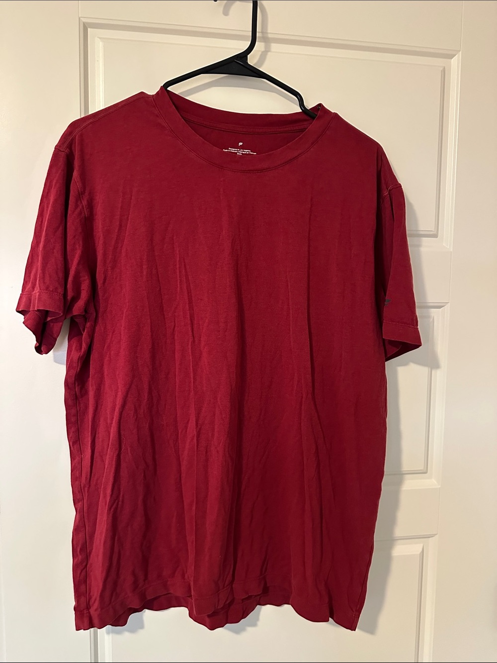 Fabletics Men's Deep Red Short Sleeve Crewneck Tee